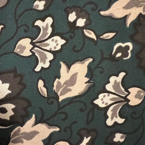 Size L Loft high low tunic beautiful top sheer material perfect year round - Picture 8 of 10